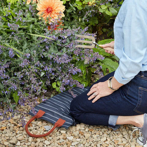 Kneeler - Image 2