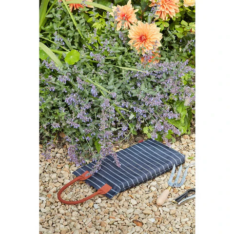 Kneeler - Image 4